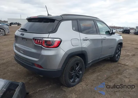 2018 Jeep Compass Altitude 4X4 z USA, uszkodzony, nr VIN 3C4NJDBB4JT304106